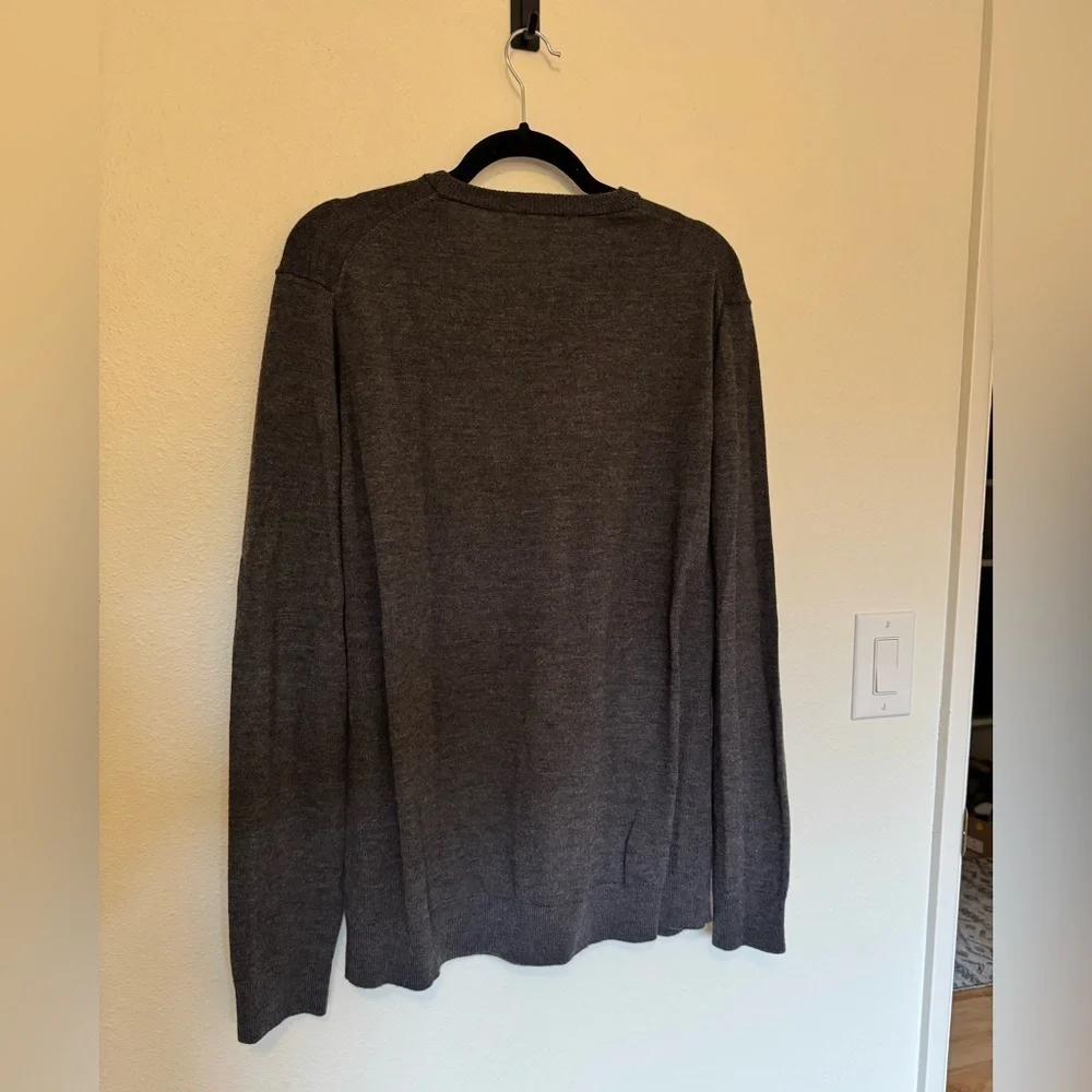 Icebreaker Mens 100% Wool V Neck Sweater Size Large Heather Gray EUC